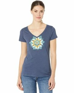 Columbia Daisy Days™ II V-Neck | Shirts & Tops